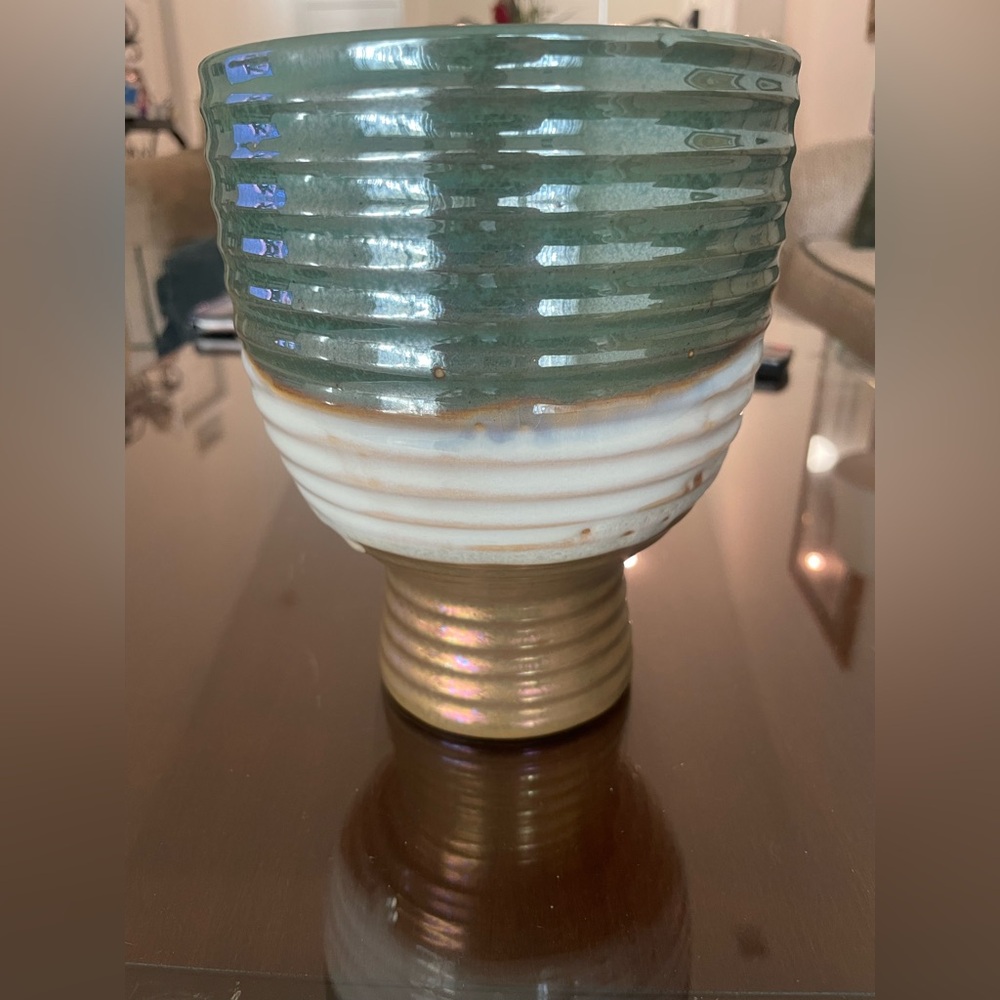 Ceramic planter pot